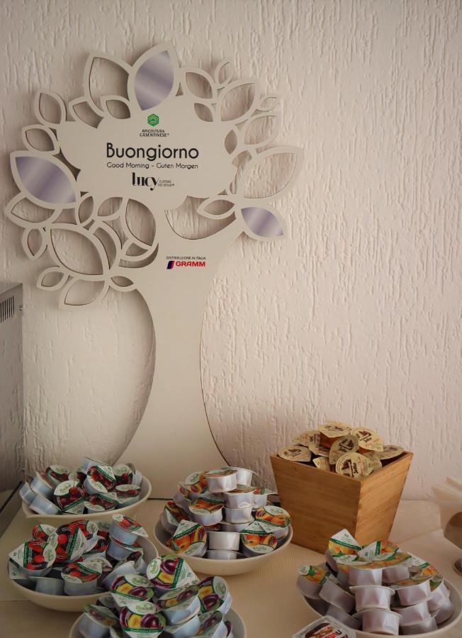 Hotel Galant Венария Реале Екстериор снимка
