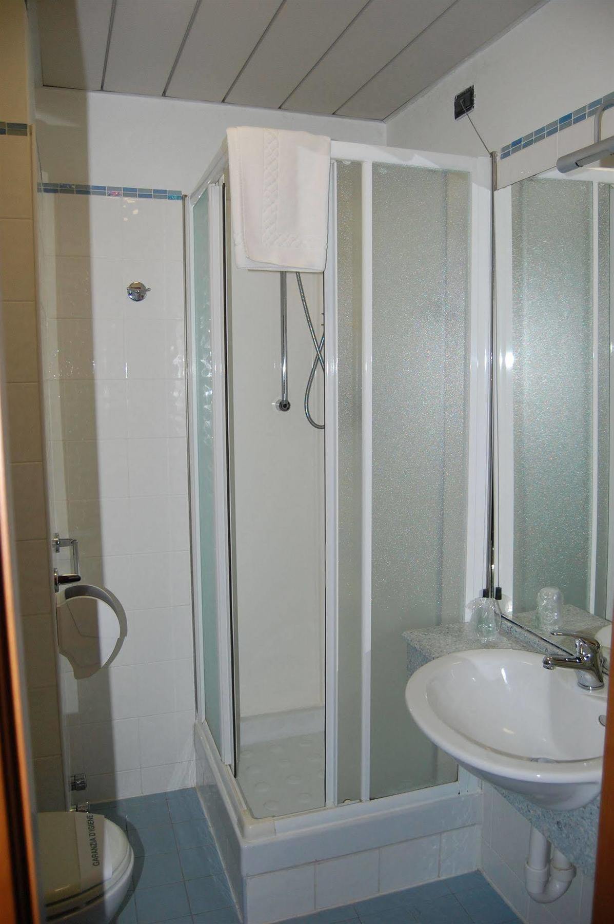 Hotel Galant Венария Реале Екстериор снимка