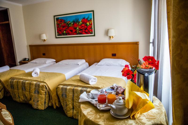 Hotel Galant Венария Реале Екстериор снимка